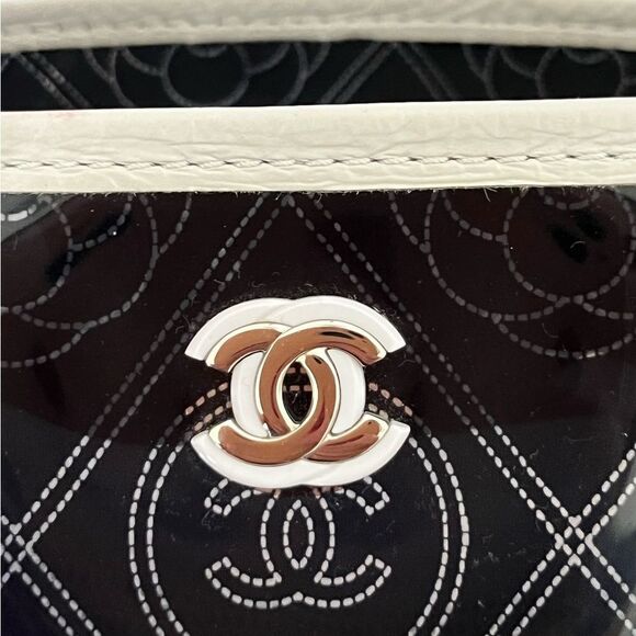 Chanel pvc bucket camellia bag small - Picture 5 of 8